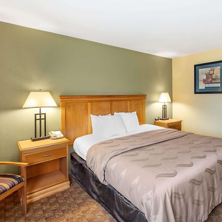 Rodeway Inn South Hutchinson Eksteriør bilde