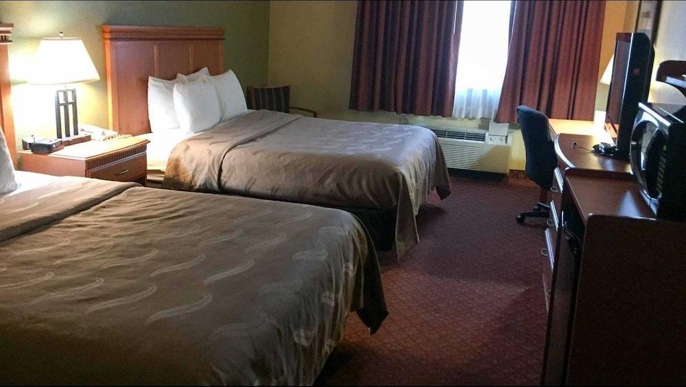 Rodeway Inn South Hutchinson Eksteriør bilde