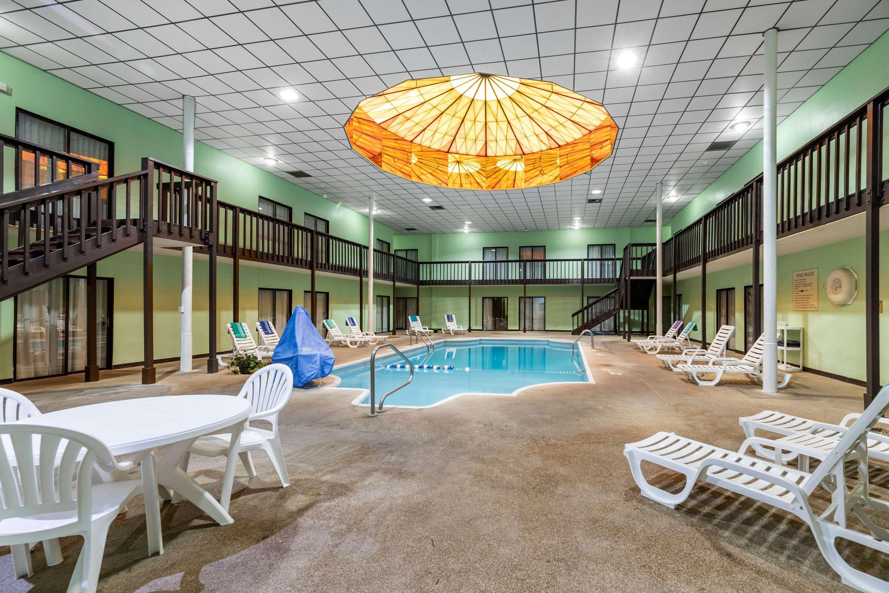 Rodeway Inn South Hutchinson Eksteriør bilde