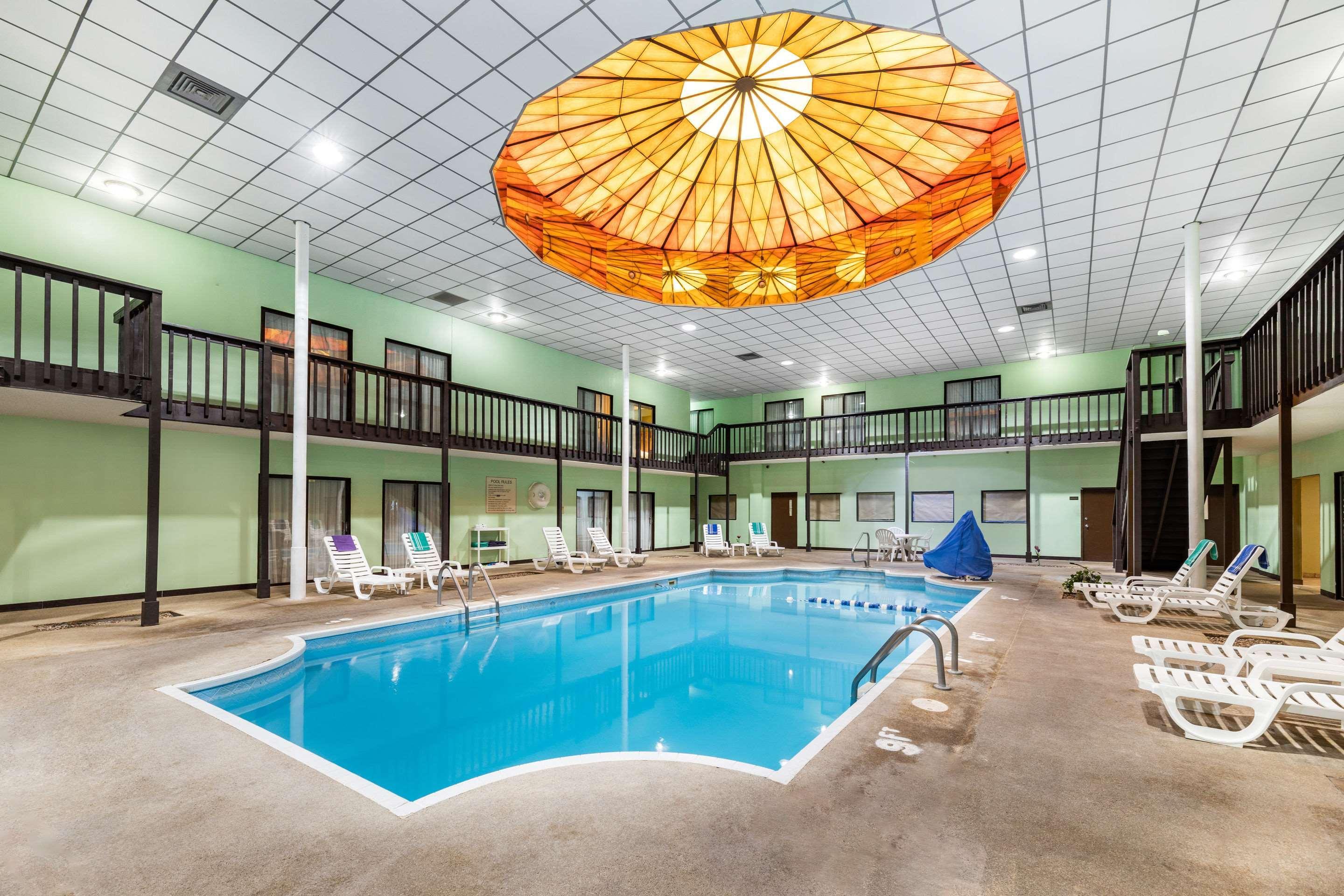 Rodeway Inn South Hutchinson Eksteriør bilde