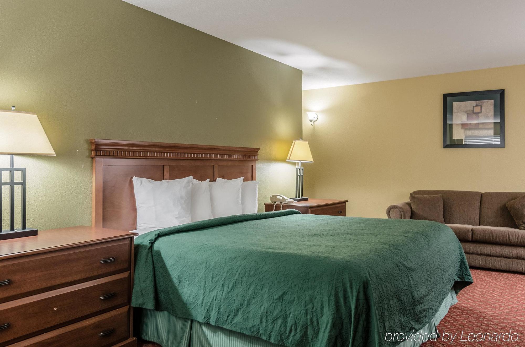 Rodeway Inn South Hutchinson Eksteriør bilde