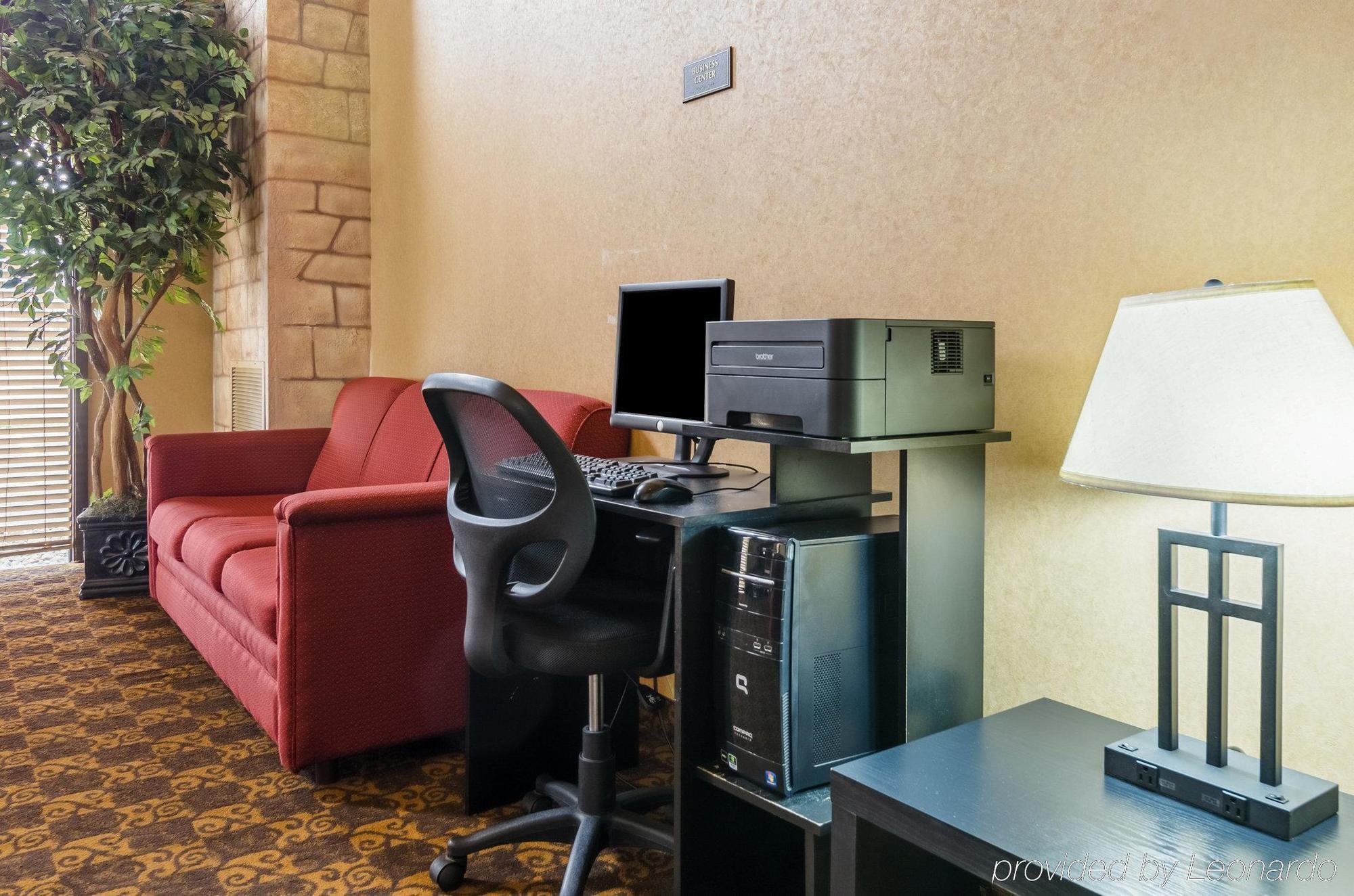 Rodeway Inn South Hutchinson Eksteriør bilde